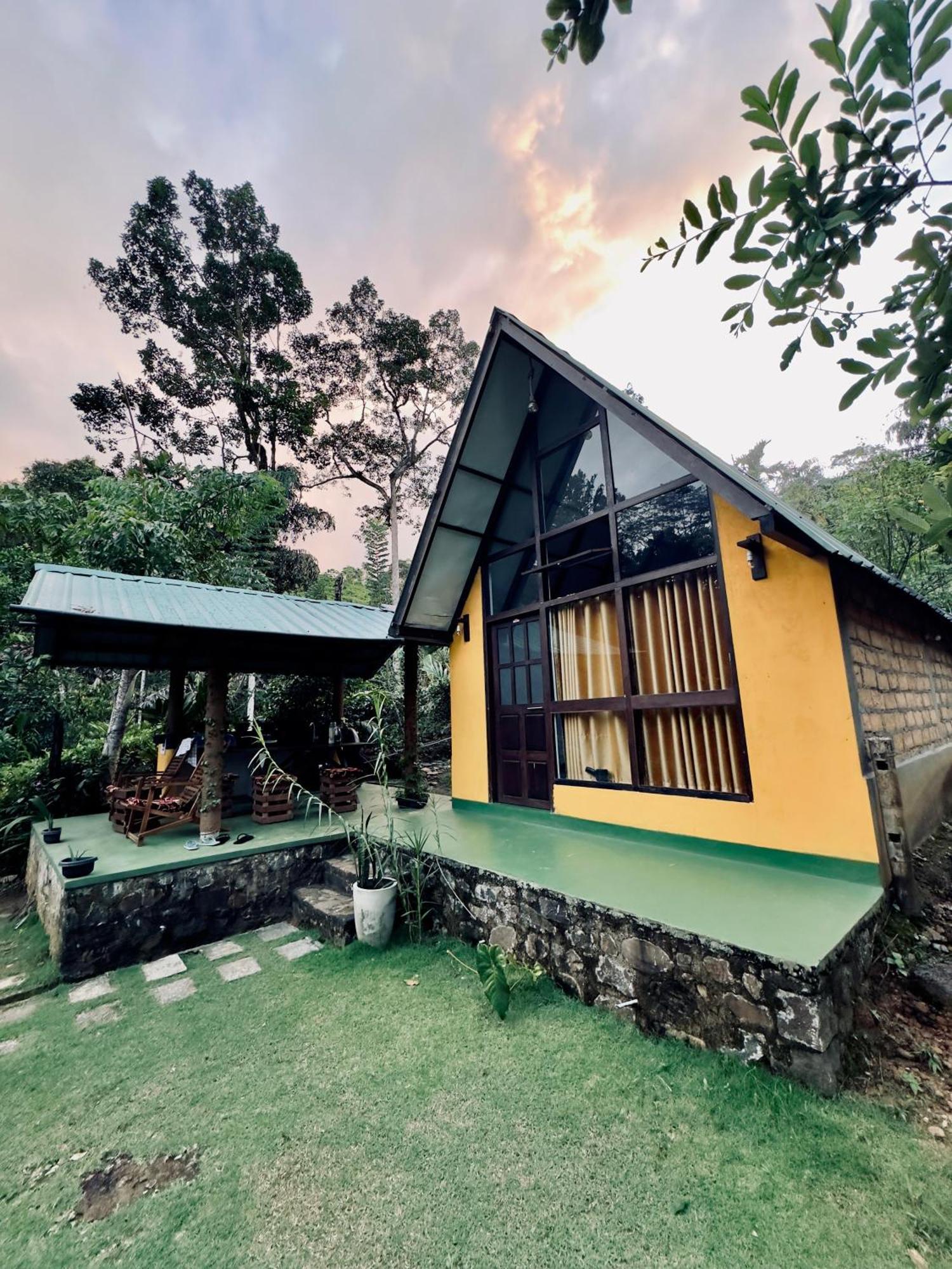 Rainforest Cabin Deniyaya Exterior photo